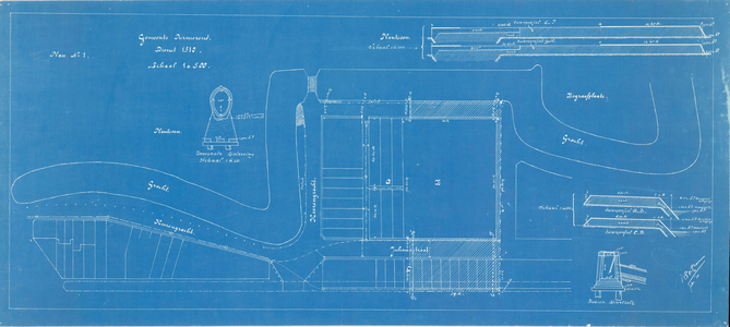 NOC-057000238 Plattegrond van het terrein tussen de Herengracht, de Julianastraat en de Emmakade. Met profielen en ...